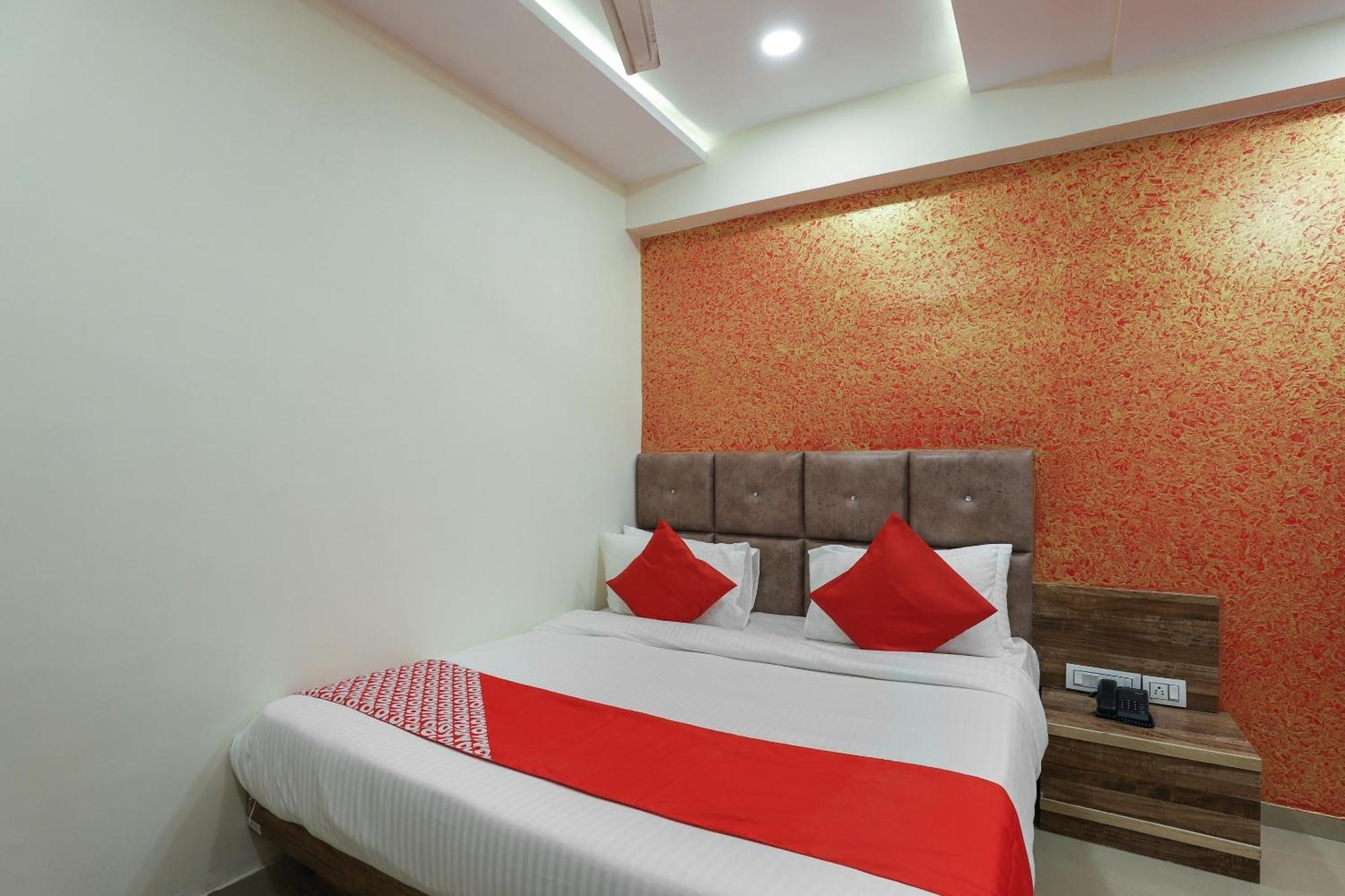 Hotel O Dream Stay Sarkhej Exterior photo